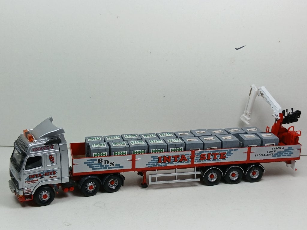 corgi 1/50 volvo  met lading, Ophalen of Verzenden, Zo goed als nieuw, Bus of Vrachtwagen, Corgi