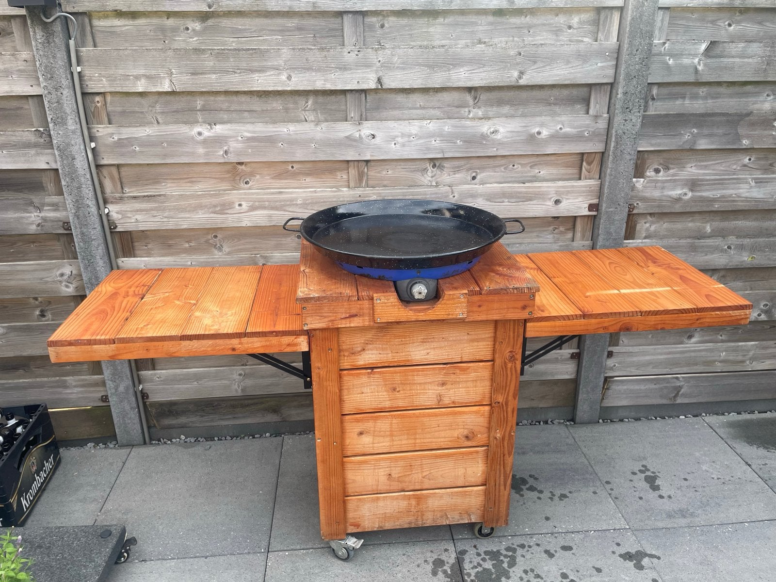 Douglas buitenkeuken met skottelbraai / inklapbare zijtafels, Tuin en Terras, Buitenkeukens, Ophalen, Gebruikt, Gas, Vrijstaand