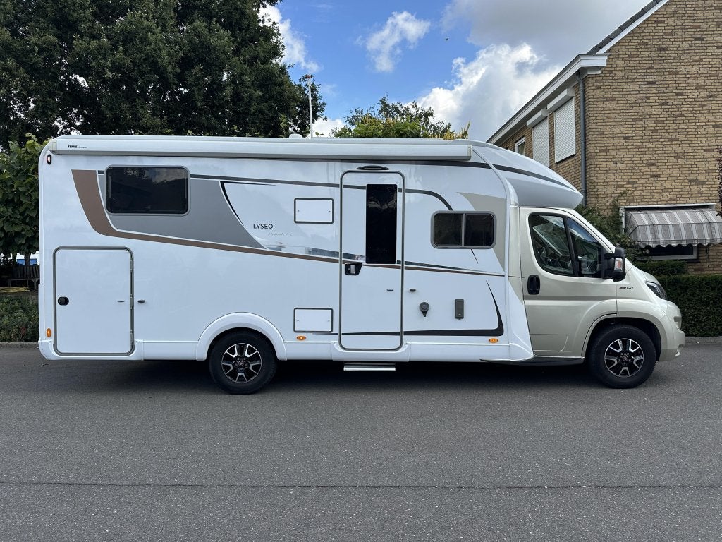 Bürstner Lyseo Privilege TD 727 Automaat Enkele bed, Automaat, Ringverwarming, Fiat, Airbags