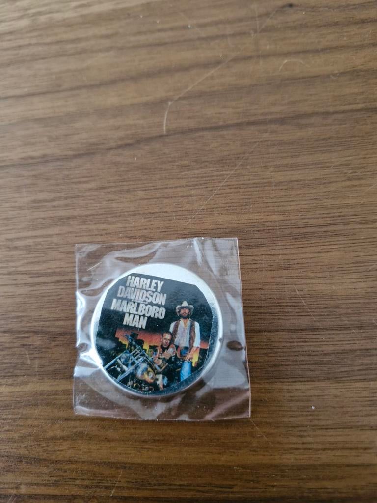 274 Harley Davidson Marlboro Man button, Ophalen of Verzenden