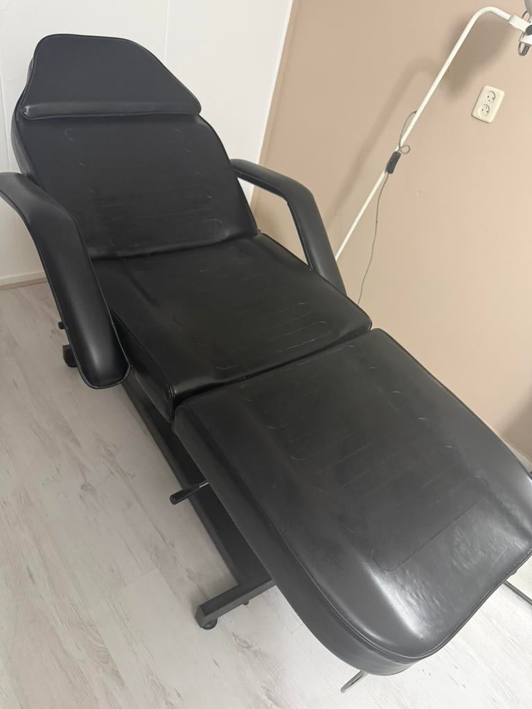 Behandelstoel, Ophalen, Zo goed als nieuw, Massagetafel