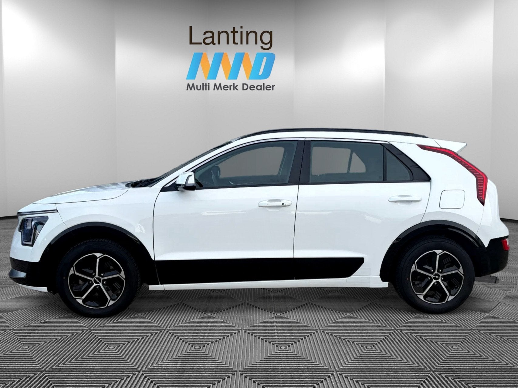 Foto 3 van Kia Niro 1.6 GDi Hybrid DynamicLine