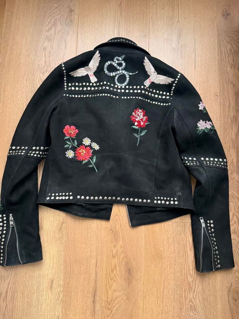 Tigha leren jas met borduursels en studs maat s, Kleding | Dames, Verzenden, Zo goed als nieuw