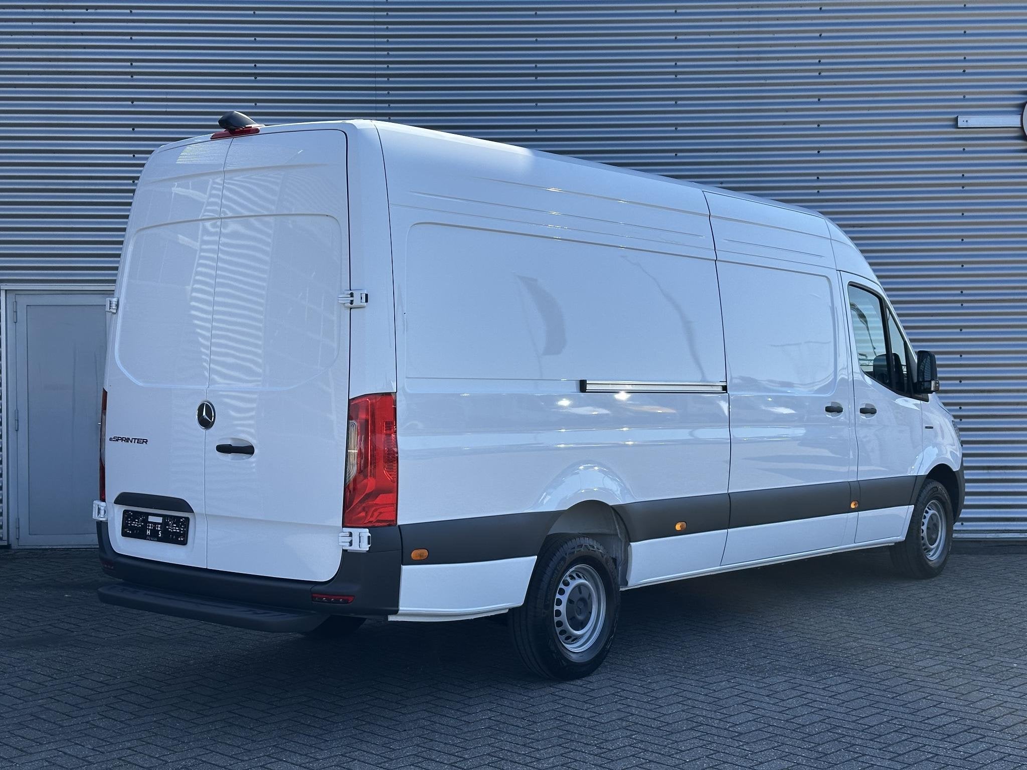 Mercedes-Benz eSprinter 314 L3H2 Maxi 56kWh | 220km Wltp | A, Auto's, Automaat, Dealer onderhouden, Gebruikt, 2565 kg