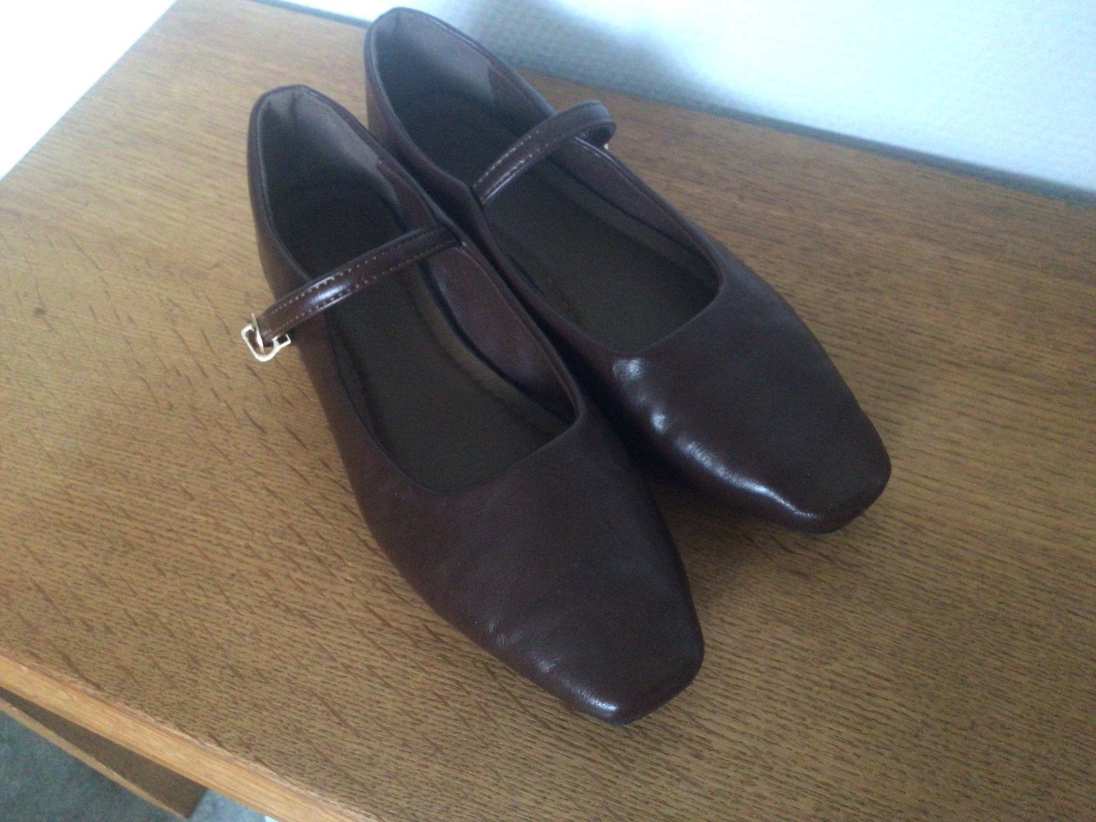 Bruine ballerina's met bandje, maat 39, Kleding | Dames, Schoenen, Ophalen of Verzenden, Gedragen, Bruin, Ballerina's