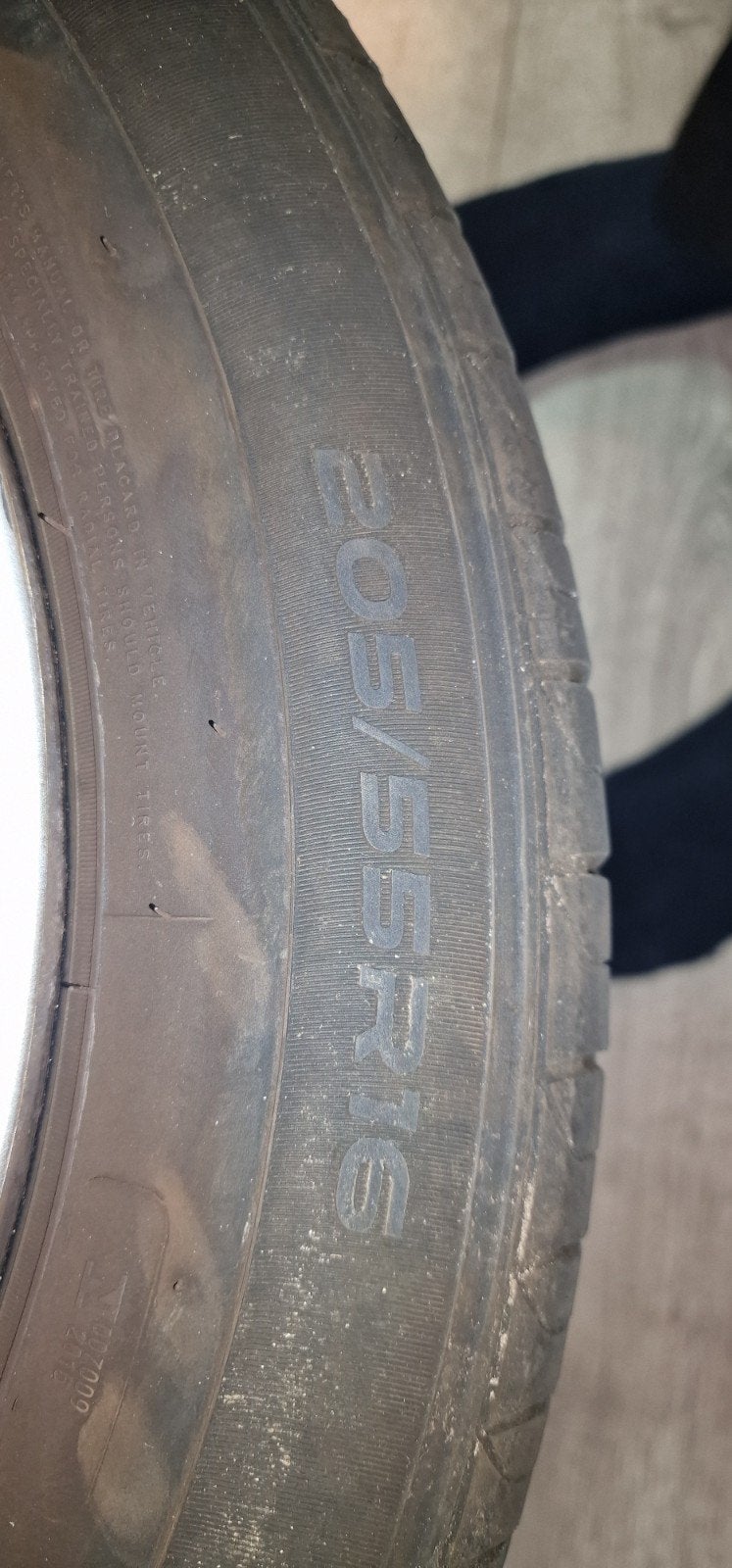2x Tourador banden op velg 205/55 R16 - Renault Laguna 2, Auto-onderdelen, Ophalen, Gebruikt, 16 inch, Banden en Velgen
