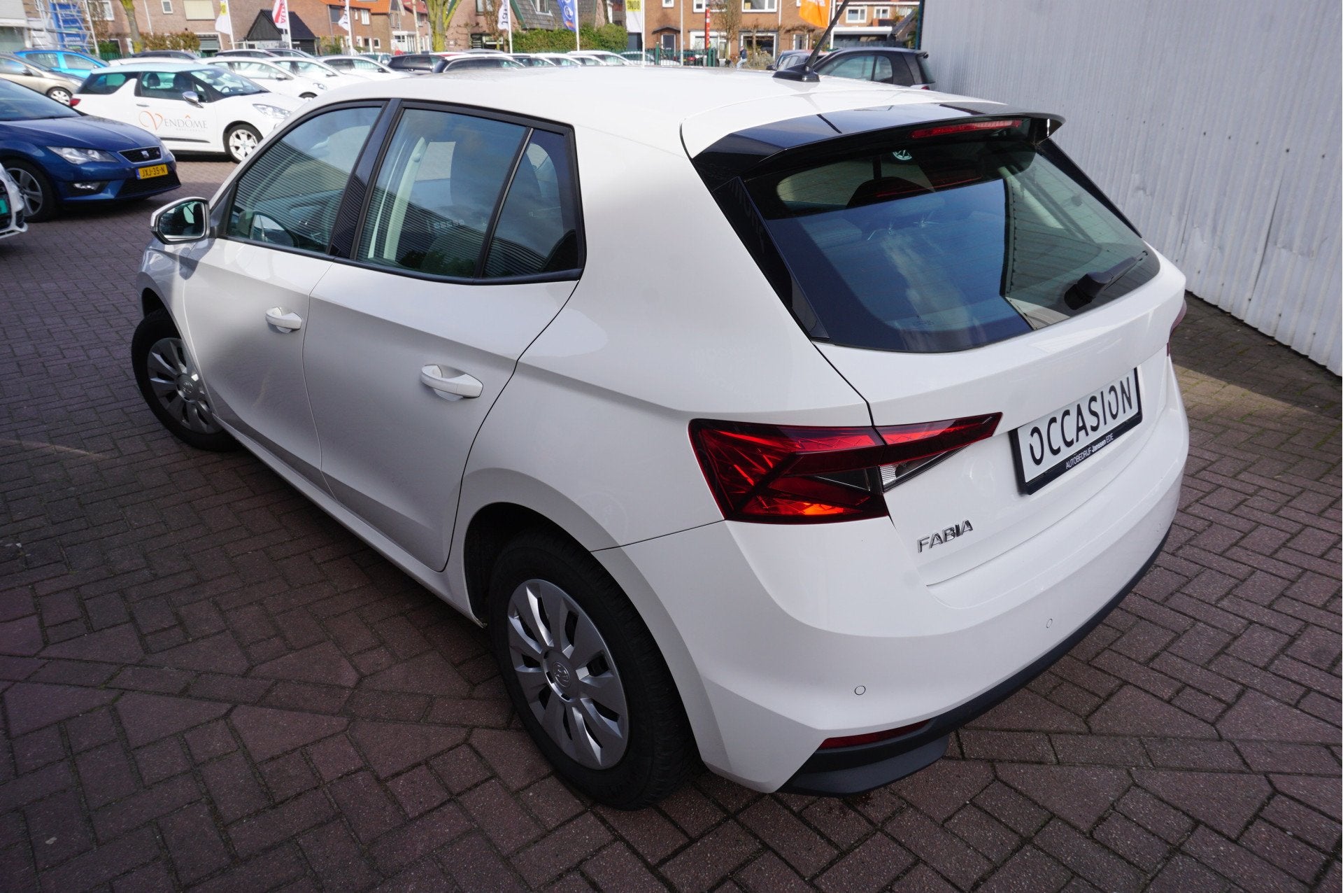 Skoda Fabia 1.0 MPI Active (bj 2022), Stof, Gebruikt, Zwart, Wit