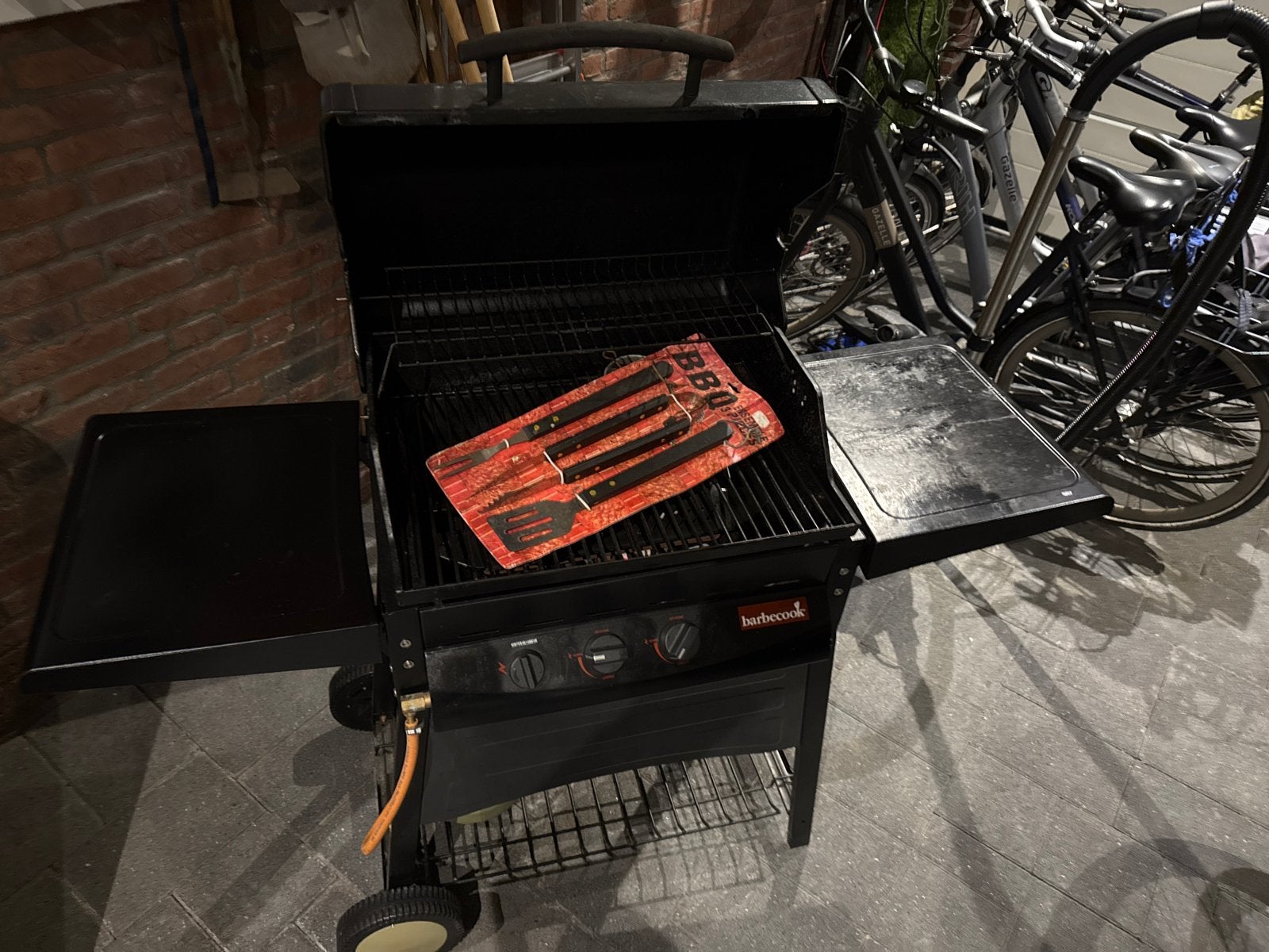 Barbecook gasbarbecue met BBQ-gereedschapset, Ophalen, Gebruikt