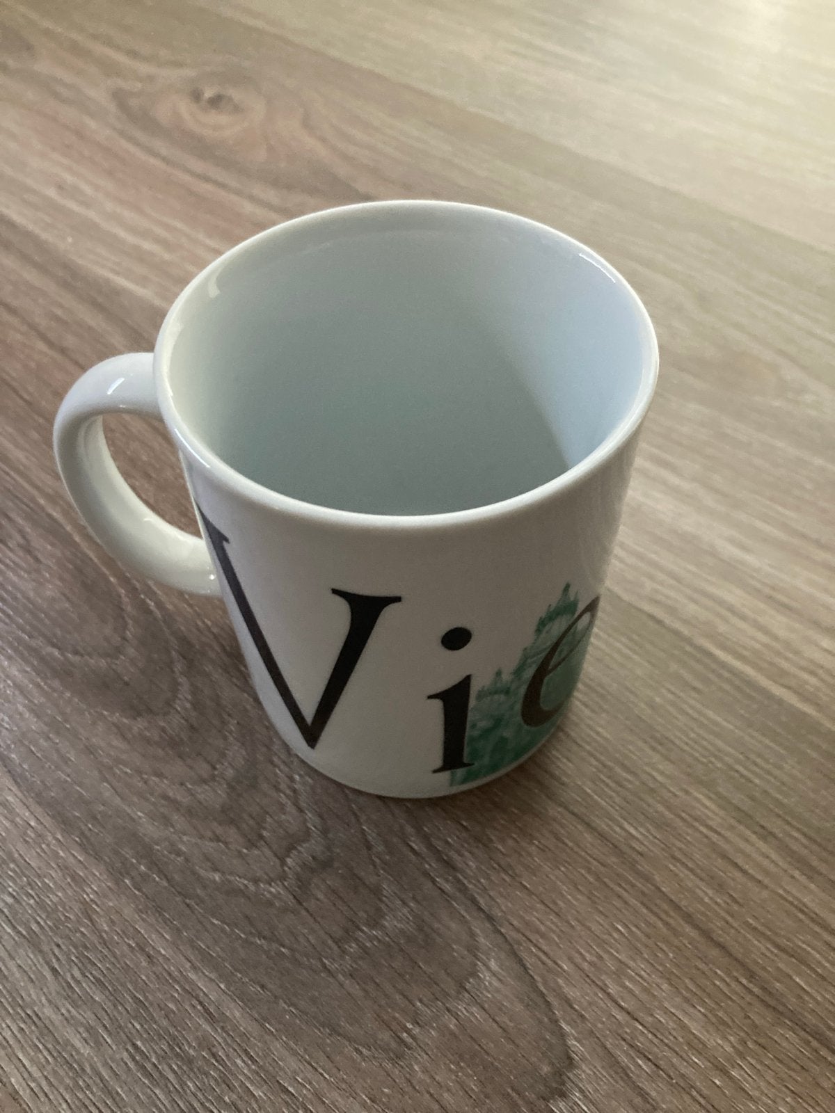 Starbucks City Mug Wenen - Collector Series, Huis en Inrichting, Keuken | Servies, Keramiek, Zo goed als nieuw, Starbucks, Modern