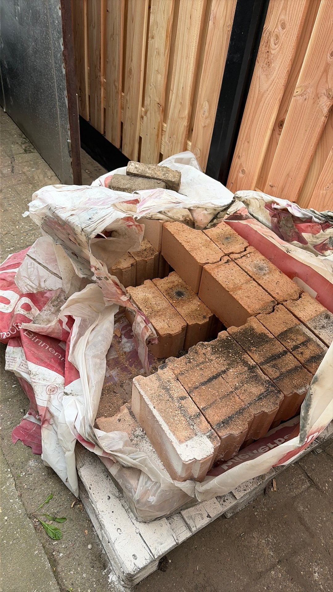 58 keramische binnenmuurstenen op pallet, Doe-het-zelf en Verbouw, Metselstenen, Ophalen, Nieuw, Bakstenen