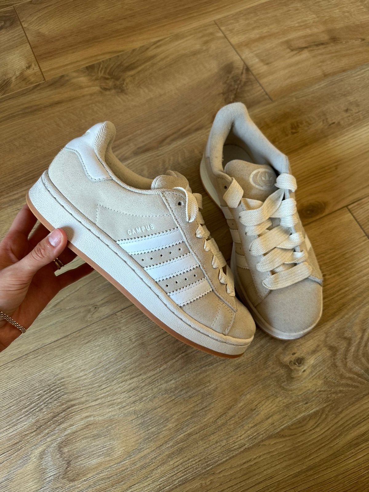 Adidas Campus 39 1/3 amper gedragen, Beige, Ophalen of Verzenden, Sneakers of Gympen, Zo goed als nieuw