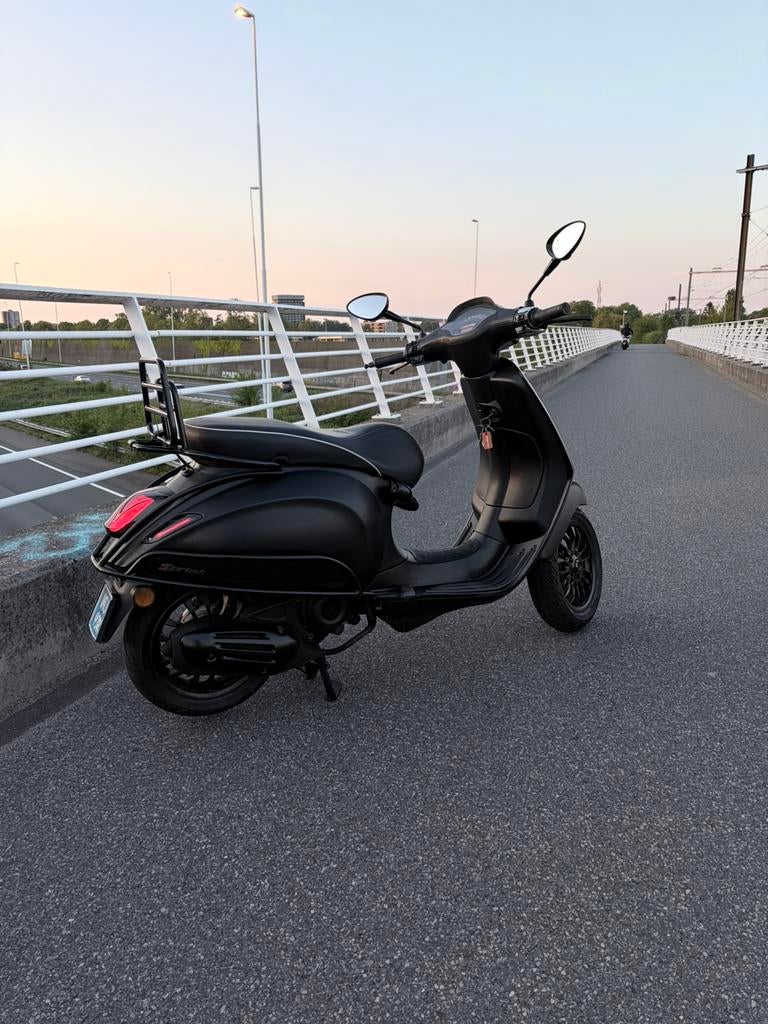 Vespa sprint 2019, Fietsen en Brommers, Scooters | Vespa, Ophalen, Gebruikt, Vespa S, Benzine