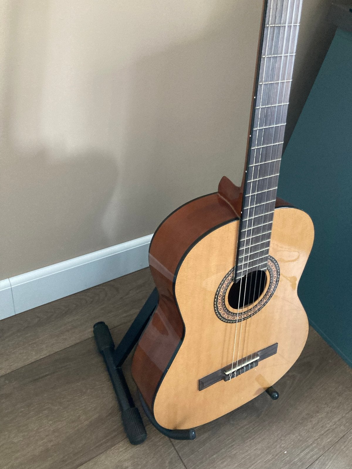 CLX Klassieke Gitaar in Goede Staat met Opvouwbare Standaard, Muziek en Instrumenten, Ophalen, Klassieke of Spaanse gitaar
