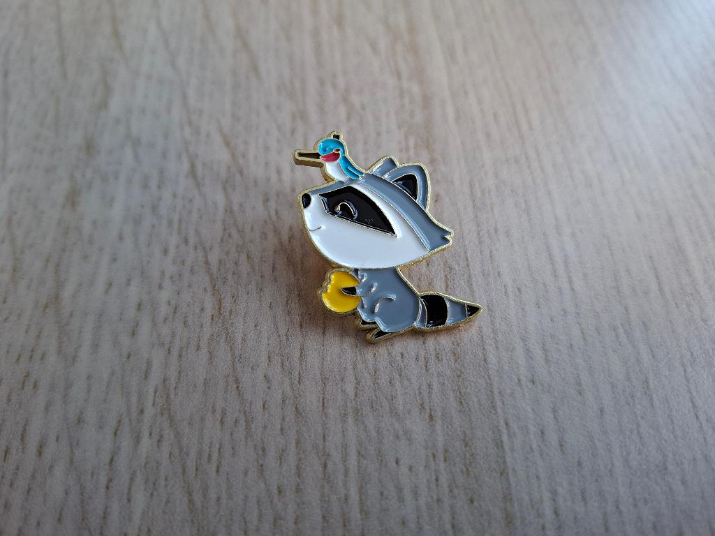 1 pin van Meeko met Flit op de neus van Pocahontas te koop, Ophalen of Verzenden, Nieuw, Overige onderwerpen, Speldje of Pin
