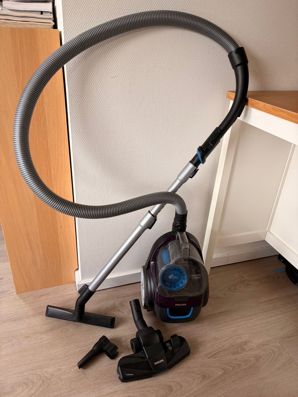 Philips PowerPro Compact - stofzuiger zonder zak, Ophalen, Inclusief accessoires, Gebruikt, Philips