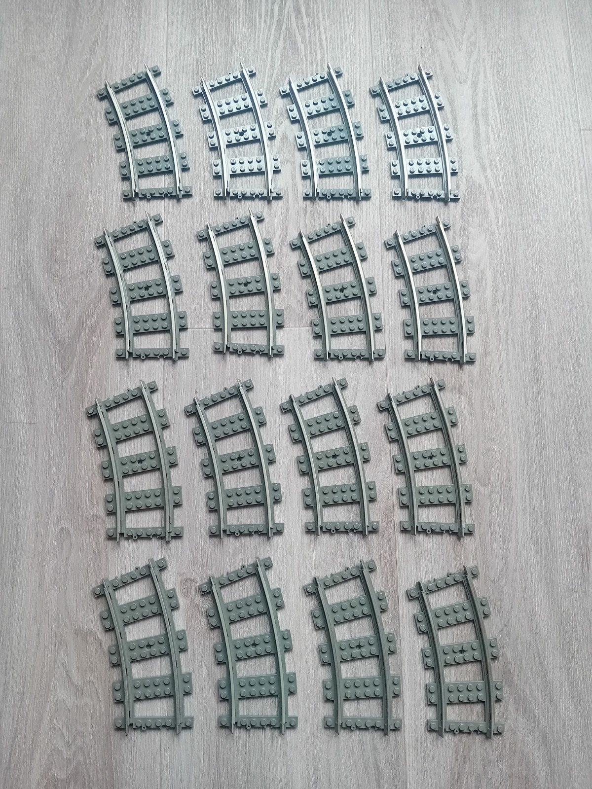 Lego rails 9 volt 4520 16 stuks, Gebruikt, Lego, Ophalen of Verzenden, Losse stenen