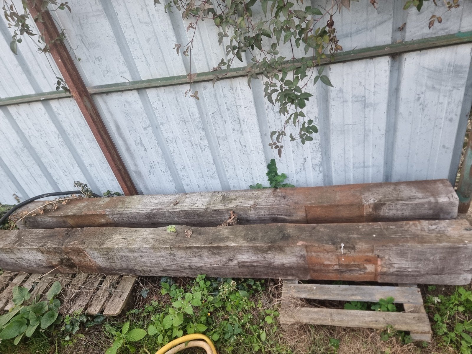 Eikenhouten spoorbielzen voor robuuste meubelen, Gebruikt, Eiken, Ophalen of Verzenden, 250 tot 300 cm