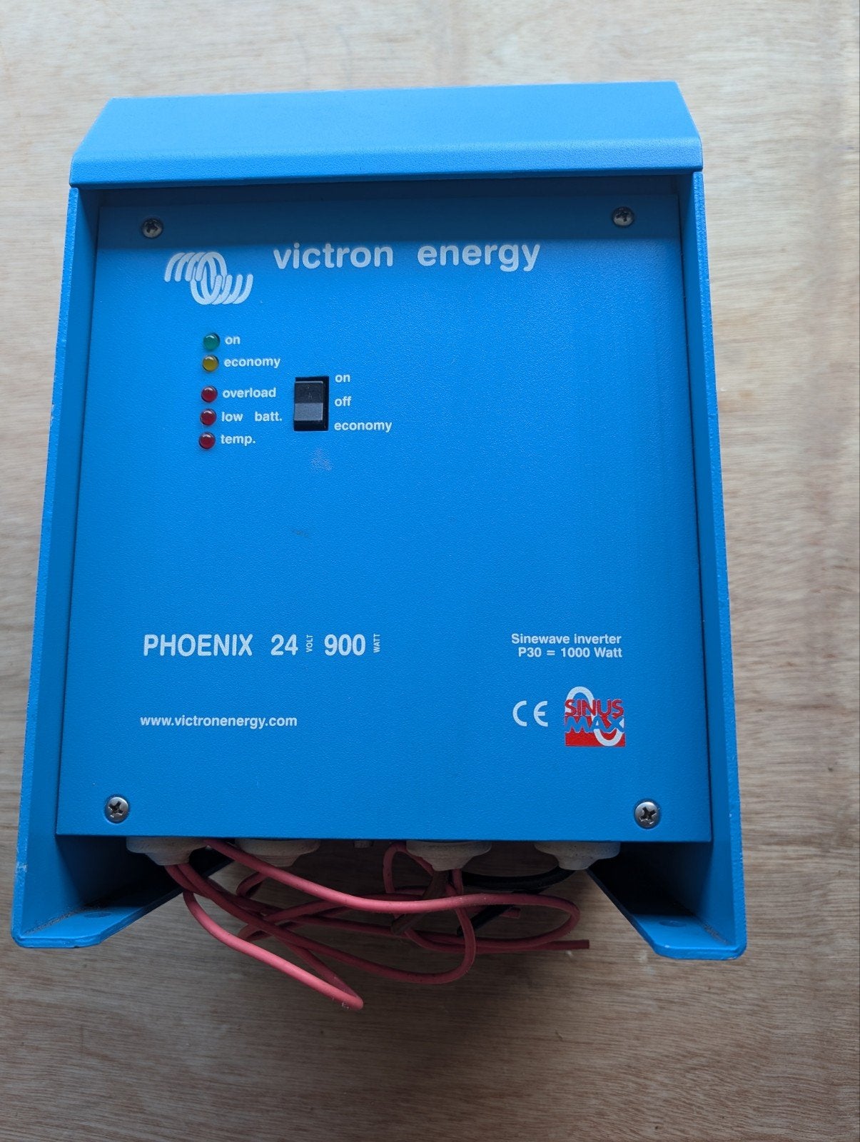 Victron phoenix 24 900, Ophalen of Verzenden, Zo goed als nieuw, Overige typen