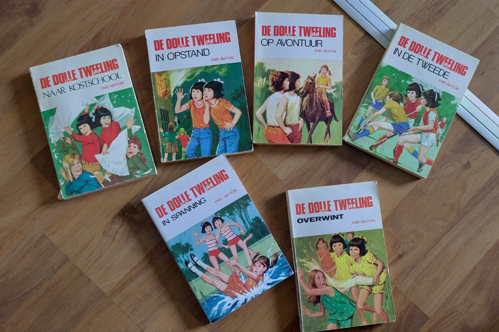 De Dolle Tweeling boekjes nr. 10 t/m 15 - Enid Blyton, Boeken, Ophalen of Verzenden, Gelezen, Enid Blyton, Fictie