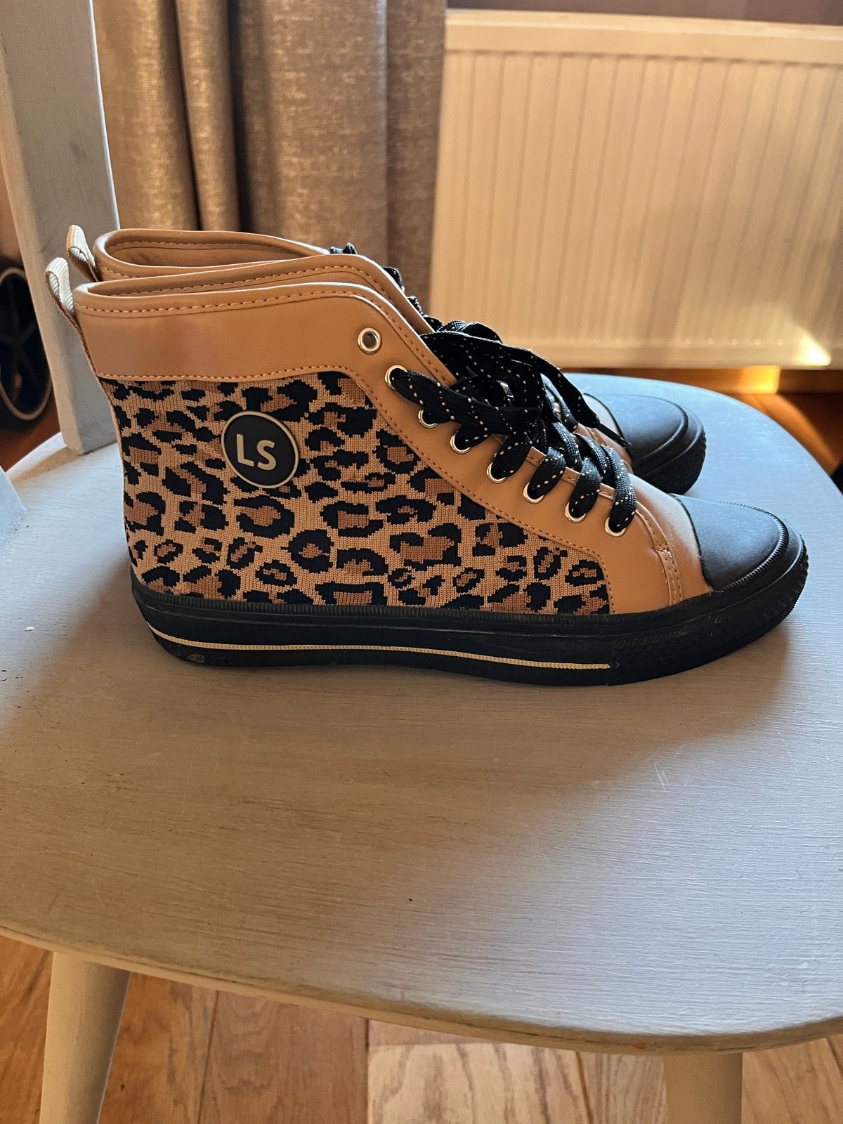 Nieuwe sneakers met luipaardprint - Maat 40, Overige kleuren, Nieuw, Ophalen of Verzenden, Sneakers of Gympen