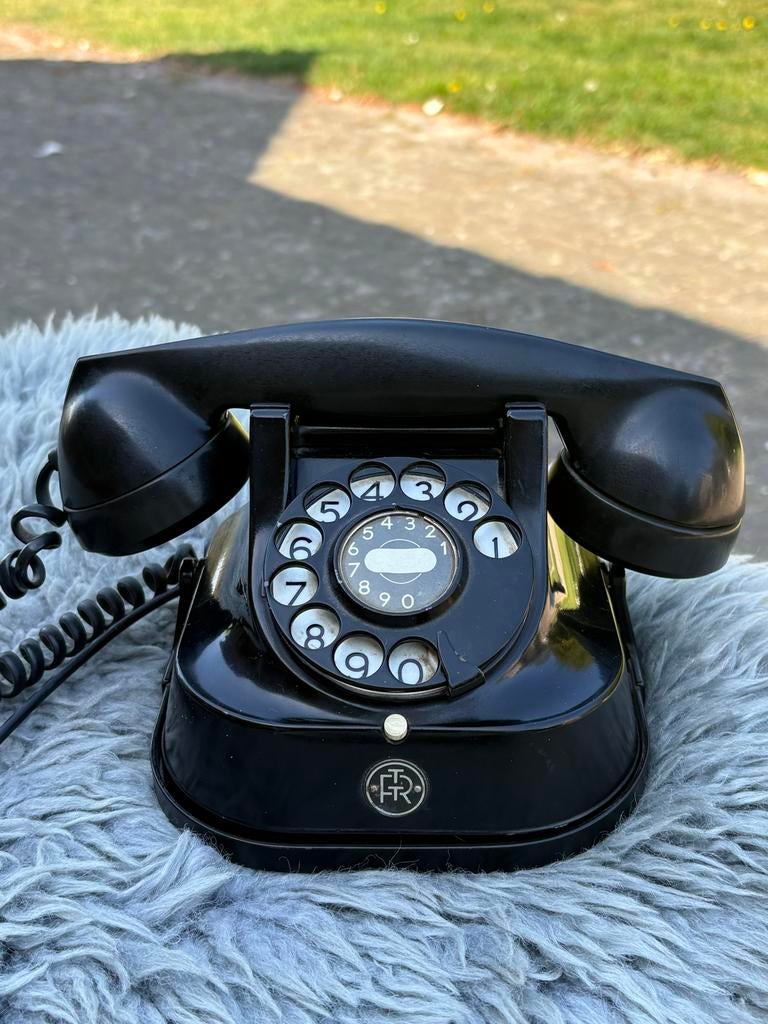 Vintage Bakelieten Telefoon RTT-56 A - Zwart Draaischijf, Ophalen of Verzenden