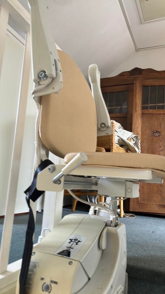 Traplift handicare 370 lengte rechte  trap, Ophalen, Gebruikt
