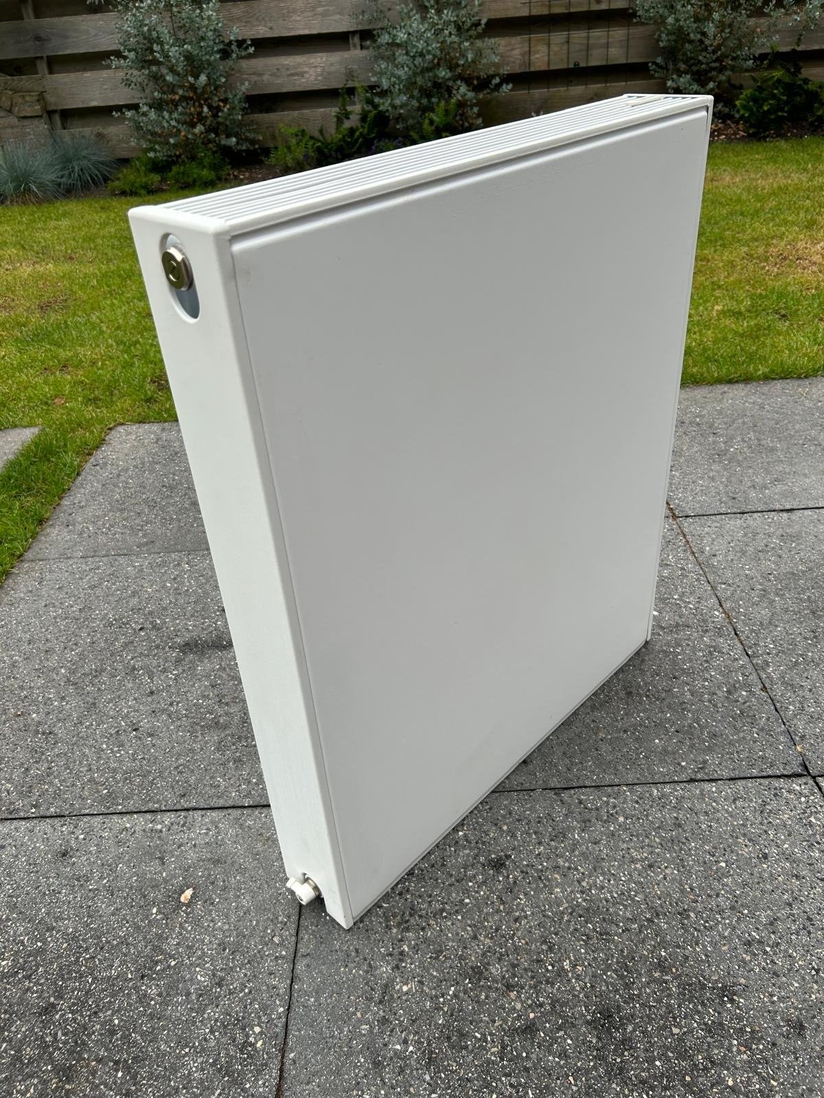 Vasco Flatline Type 22 Radiator - 70x60cm (1123 Watt), Doe-het-zelf en Verbouw, Verwarming en Radiatoren, Ophalen, 30 tot 80 cm