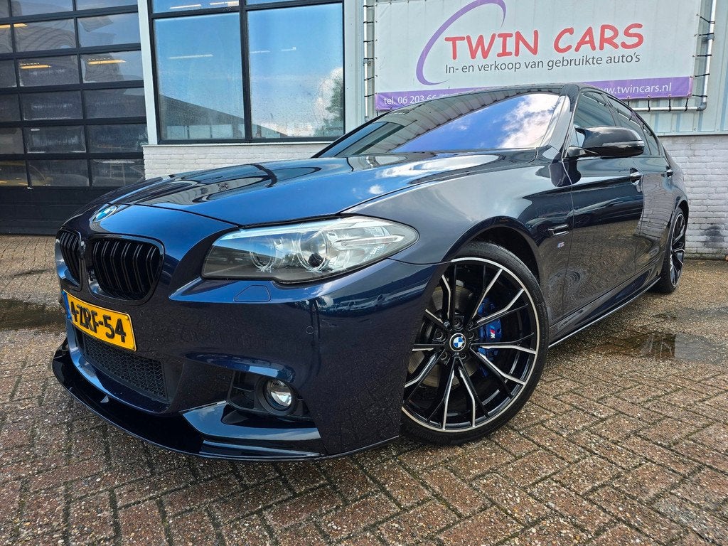 BMW 5-serie 535i Executive M-Sport Alcantara 20" Org NL, Auto's, BMW, Achterwielaandrijving, Gebruikt, 2000 kg, Blauw