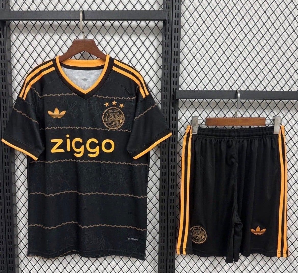 Ajax Uit tenue (Set) 26/27, Sport en Fitness, Voetbal, Maat L, Ophalen of Verzenden, Nieuw, Set