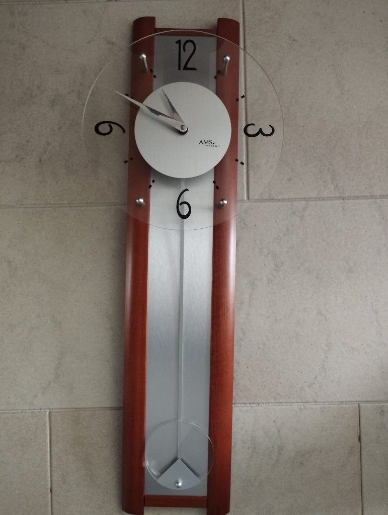 Moderne wandklok op batterijen - Werkt perfect, Ophalen, Analoog, Werkt op batterijen, Zo goed als nieuw
