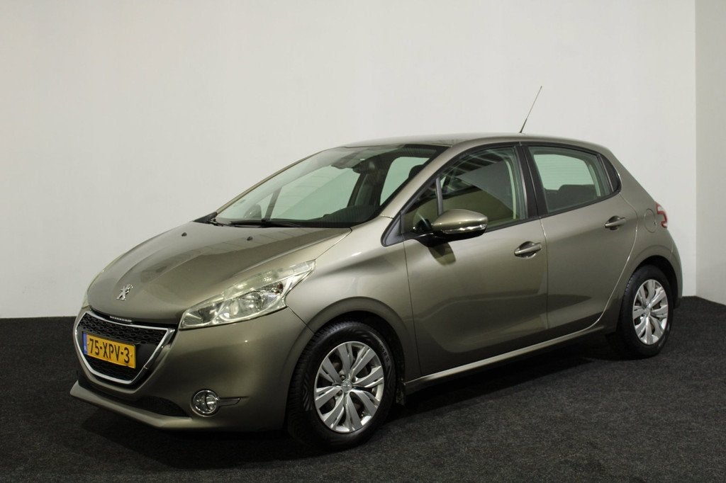 Peugeot 208 1.4 VTi Envy NAVI ECC CRUISE PDC LICHT/ZICHTPAKK, Auto's, Peugeot, Voorwielaandrijving, Euro 5, Stof, Zwart