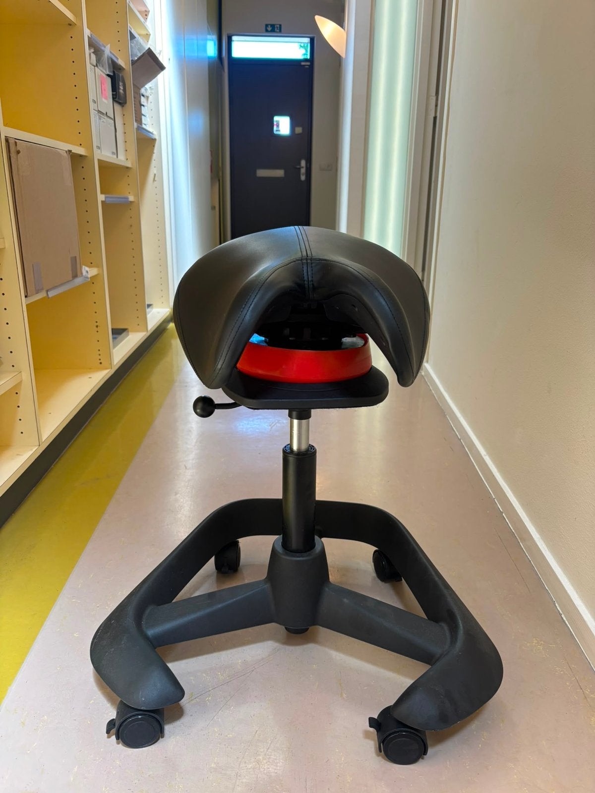 Nieuw zadelkruk voor tandarts, kapper of schoonheidsspeciali, Kunststof, Twee, Zwart, Nieuw