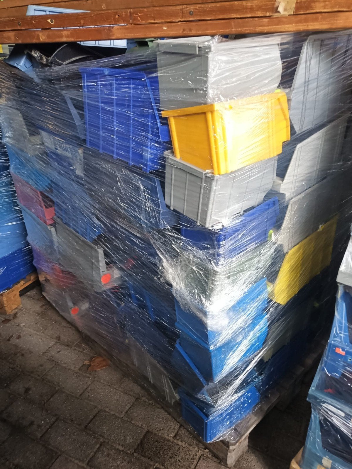 Pallet vol kunststof grijpbakken, Ophalen, Gebruikt, Bak of Kist