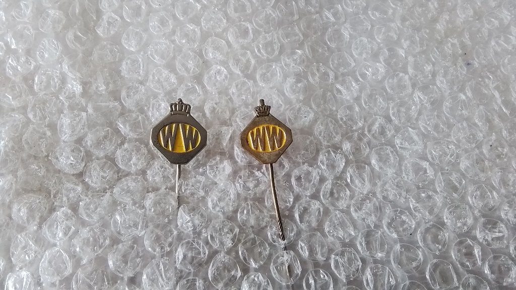 2 verschillende speldjes wegenwacht W.W., Ophalen of Verzenden, Zo goed als nieuw, Overige onderwerpen