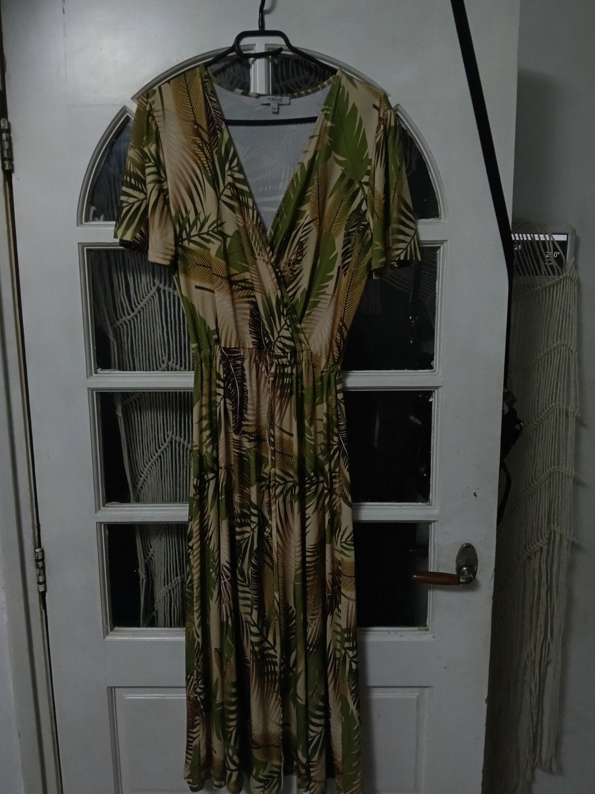 leuk jurkje met bladeren, Maat 38/40 (M), Nieuw, Ophalen of Verzenden, Knielengte
