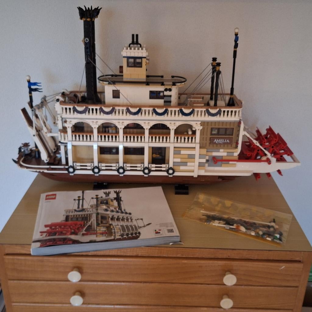 LEGO Ideas 21356 Amelia Raderboot, Lego, Compleet, Ophalen of Verzenden, Complete set
