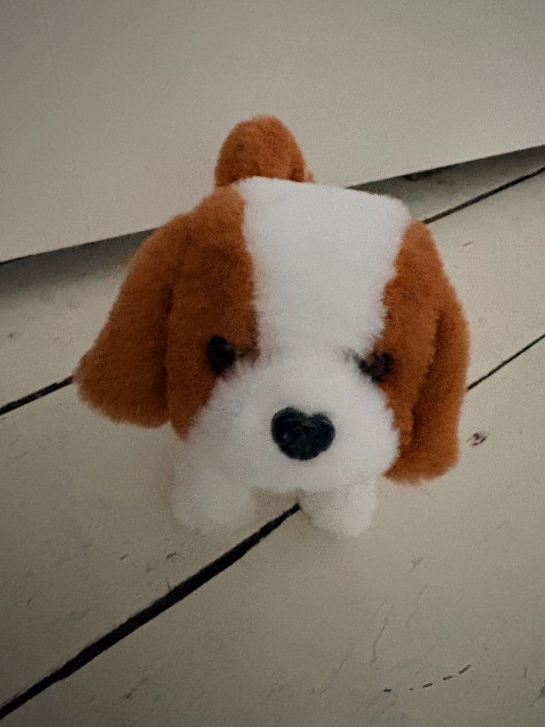 Robot hondje: wit met bruine vacht, Met geluid, Zo goed als nieuw, Klein (minder dan 20 cm), Bruin