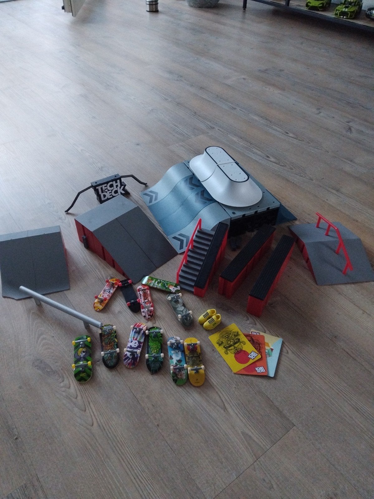 Grote Tech Deck set met skatepark en 9 skateboards, Ophalen, Gebruikt, Jongen of Meisje