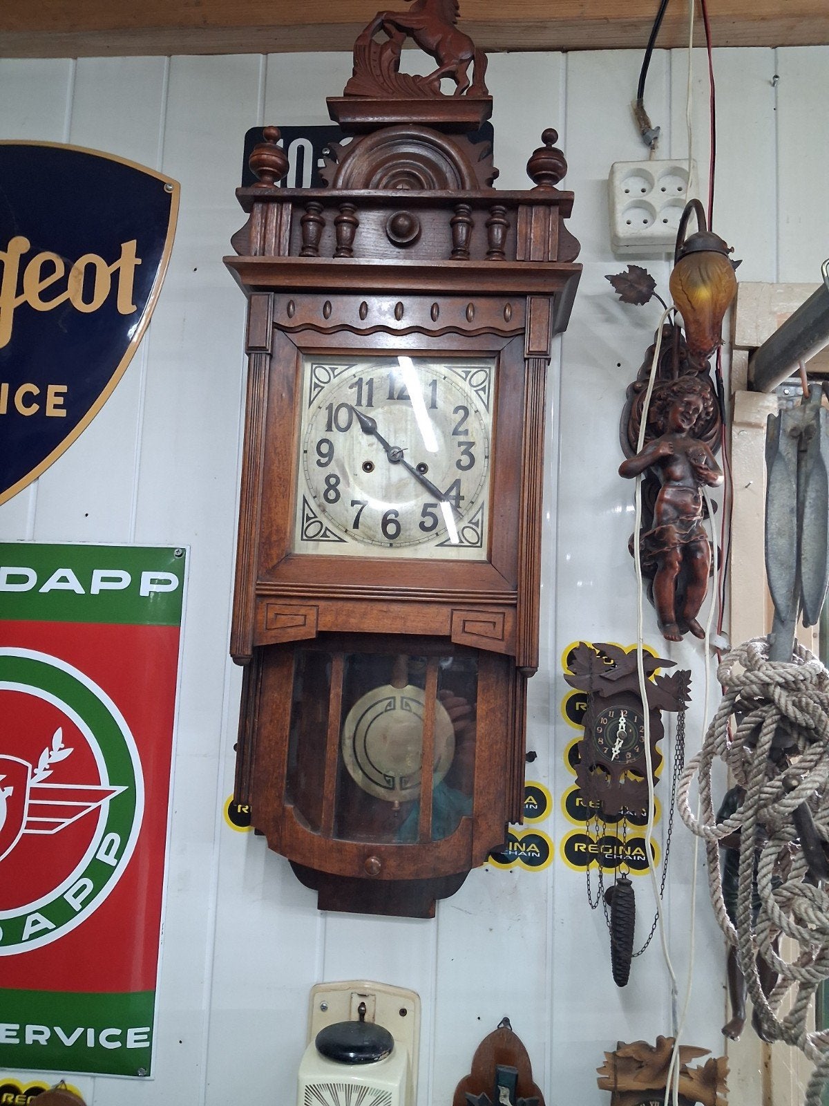 ANTIEKE VRIJSLINGER HANGKLOK, Antiek en Kunst, Ophalen of Verzenden