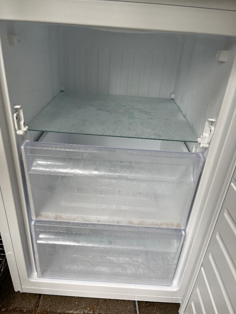 Vriezer, Witgoed en Apparatuur, Vriezers en Diepvrieskisten, Gebruikt, Minder dan 60 cm, Vrijstaand, Ophalen