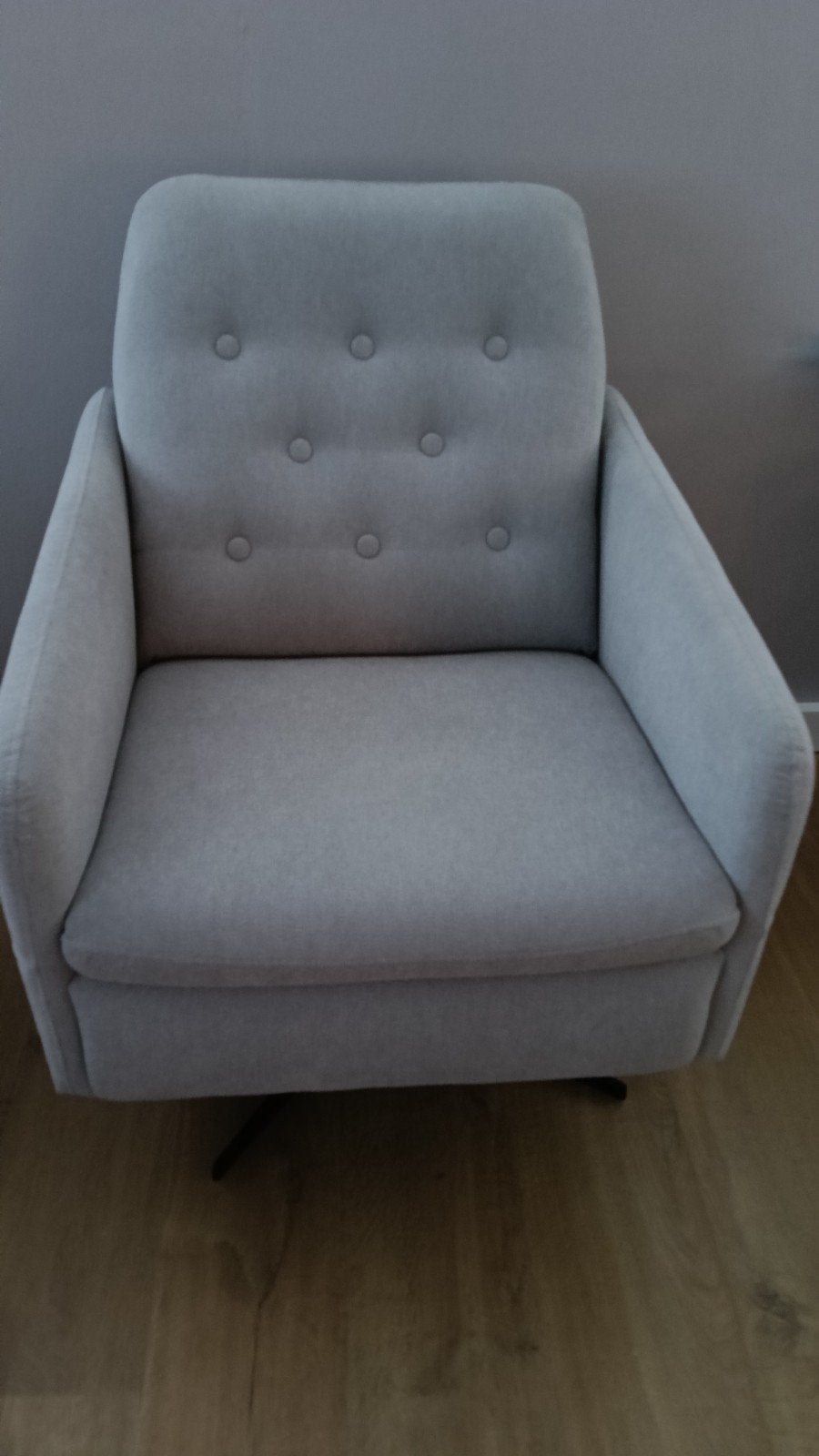 Lichtgrijze draaifauteuil. Z.g.a.n., Huis en Inrichting, Fauteuils, Ophalen of Verzenden, Zo goed als nieuw, 75 tot 100 cm, 50 tot 75 cm