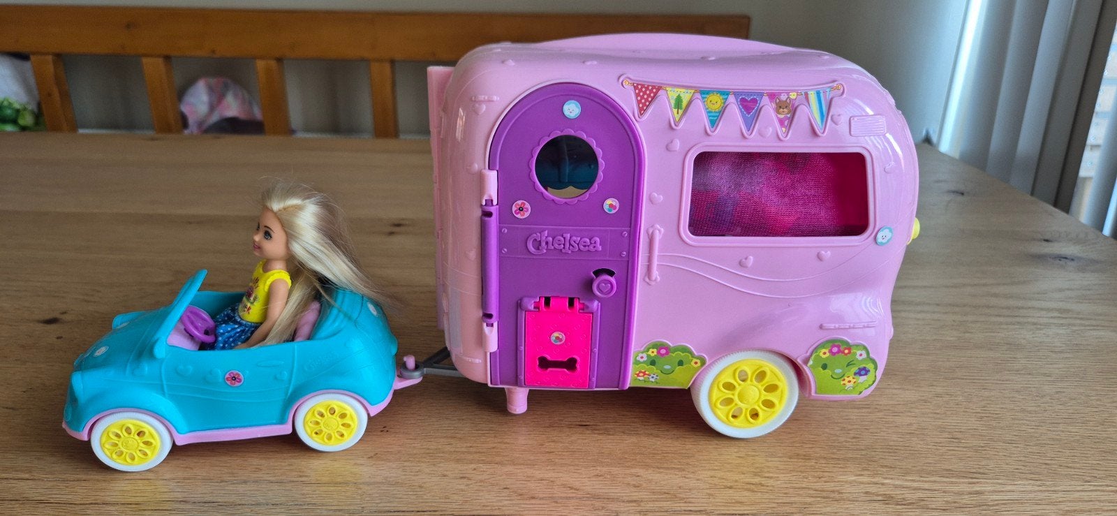 Barbie Chelsea Camper met auto en accessoires, Ophalen, Zo goed als nieuw, Barbie