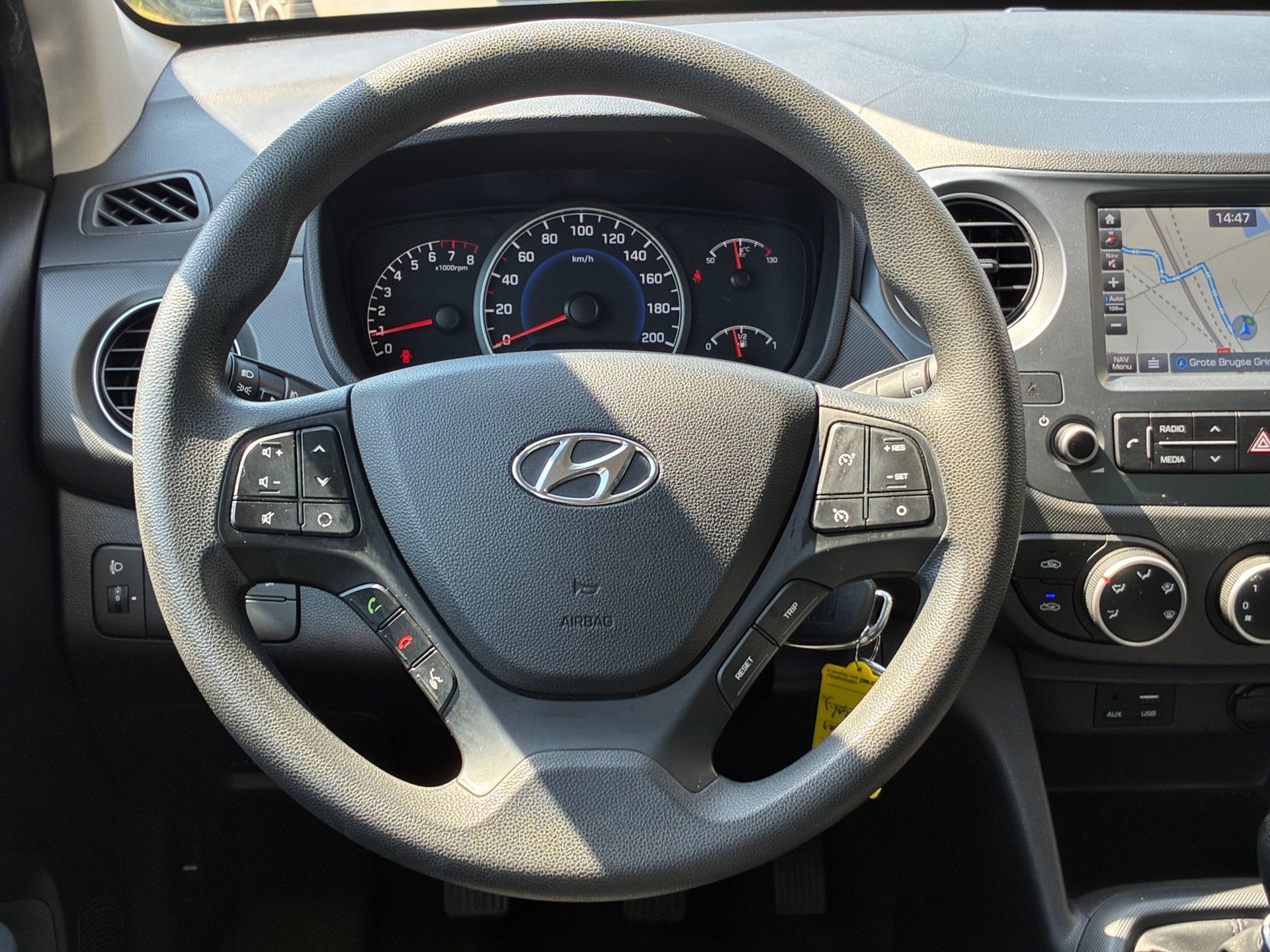 Hyundai I10 1.0i Comfort|2e Eigenaar|Navigatie|Airco|CruiseC, Auto's, Voorwielaandrijving, Gebruikt, 4 stoelen, Zwart