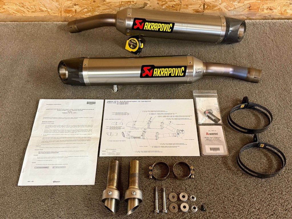 Akrapovic uitlaten dempers Yamaha YZF-R1 YZFR1 R1 2007 2008, Motoren, Malo Hudo 8a, Ivan?na Gorica, 1295, SI, Gebruikt, Verzenden
