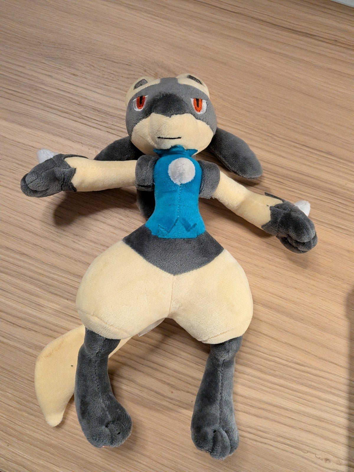 pokemon center shiny lucario plushy, Ophalen of Verzenden, Zo goed als nieuw, Overige typen