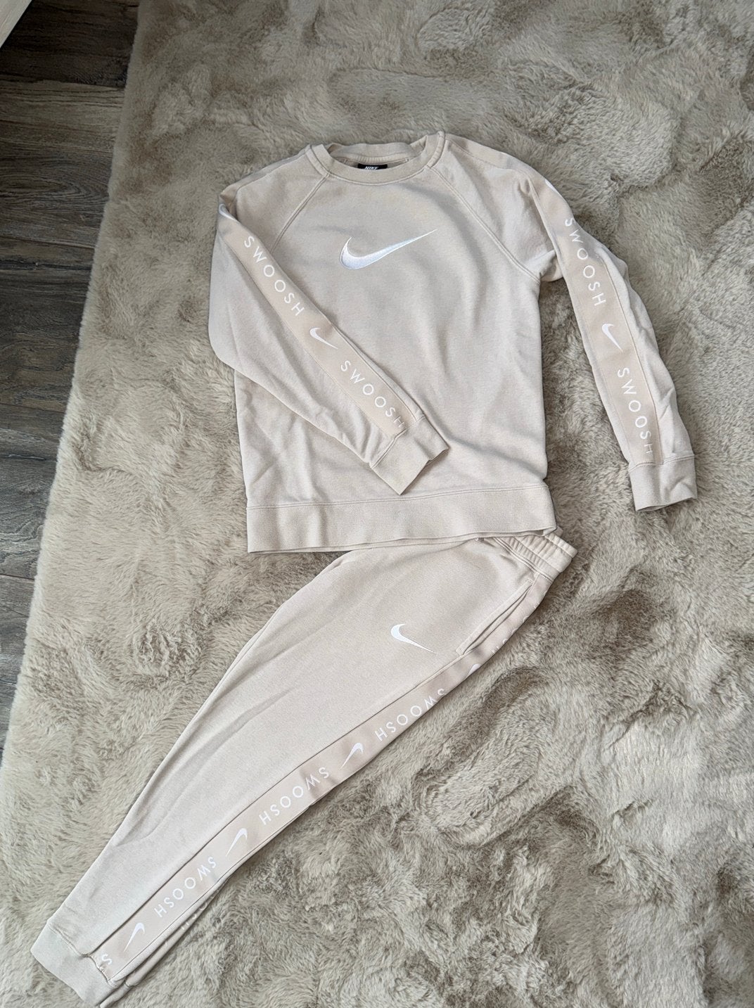 Nike Swoosh trainingspak, Sport en Fitness, Voetbal, Ophalen of Verzenden, Zo goed als nieuw, Trainingspak