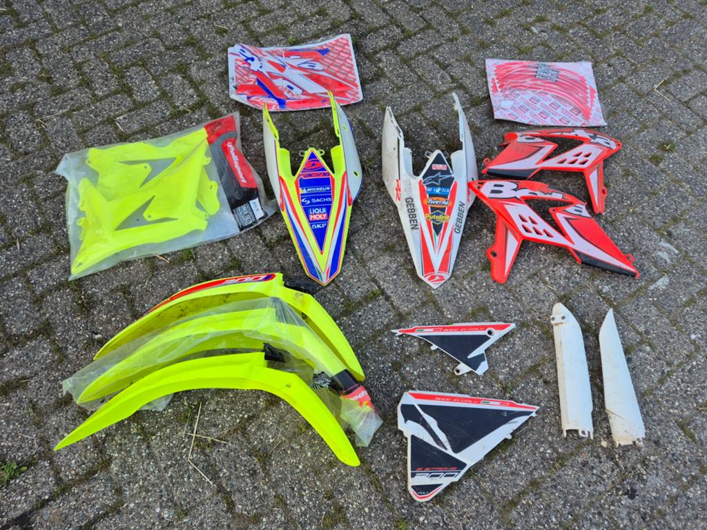 Beta RR 2T/4T onderdelen: kappen, uitlaat, zadel, Ophalen of Verzenden, Nieuw