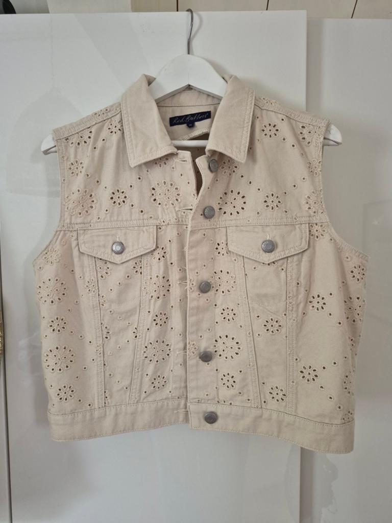 Red Button beige gilet Maat M, Kleding | Dames, Bodywarmers, Zo goed als nieuw, Maat 38/40 (M), Beige, Ophalen of Verzenden