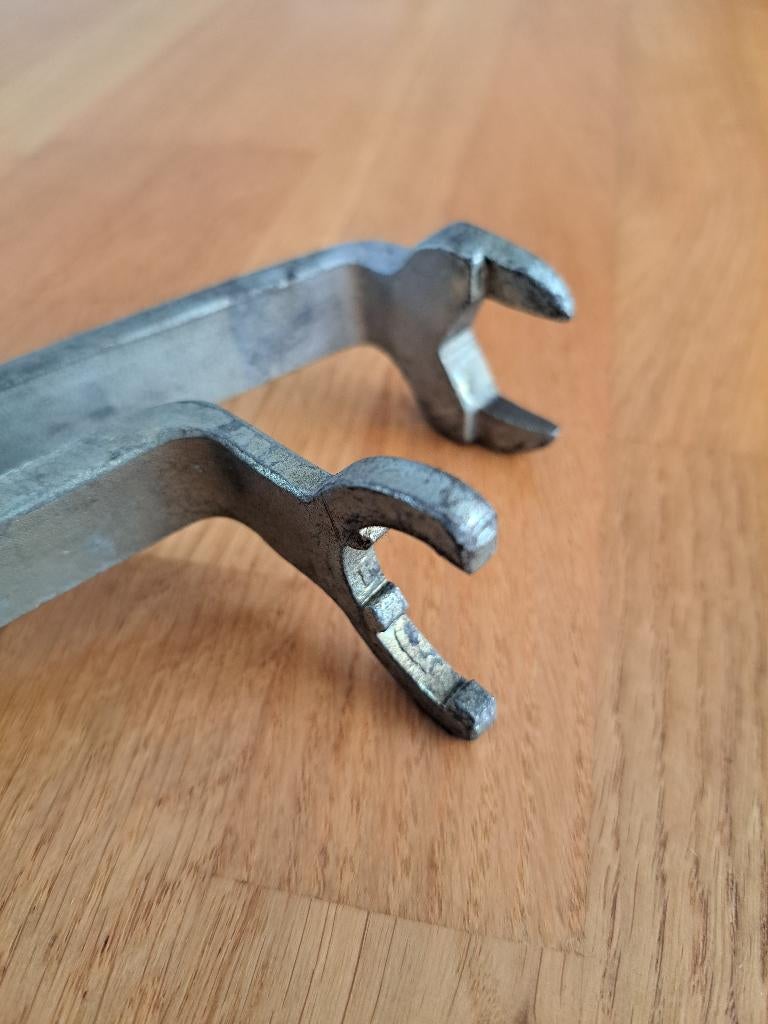 Oud gereedschap - auto's - Midlock - klepsleutels € 15,00, Auto diversen, Ophalen of Verzenden