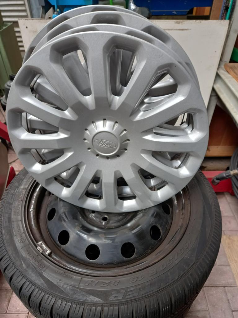 Winterbanden Ford KA., Ophalen